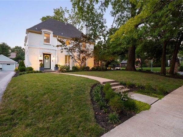1000 W Gregory Boulevard, Kansas City, MO 64114