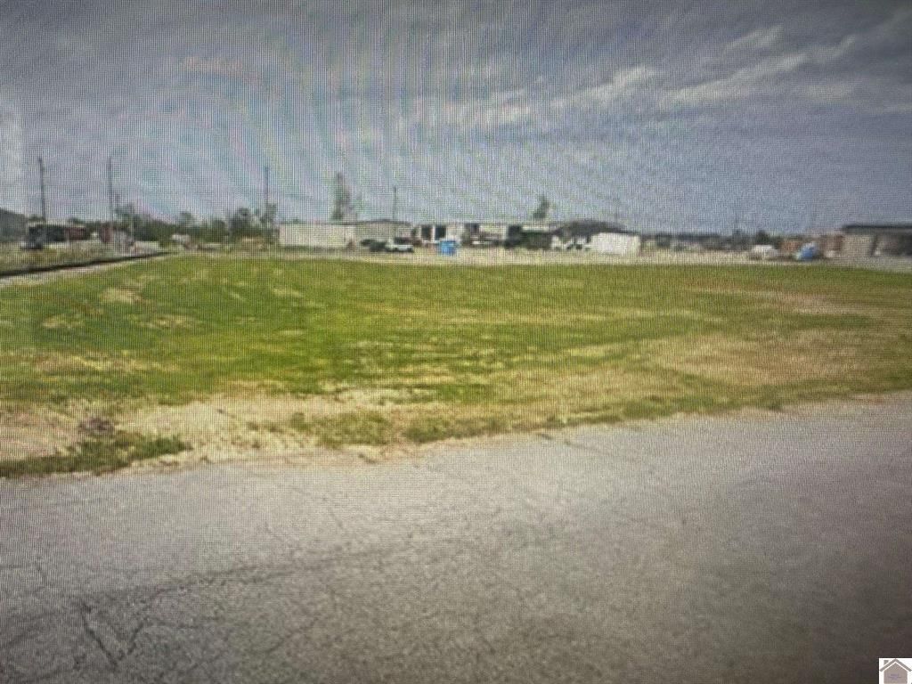 408 W Broadway , Mayfield, KY 42066