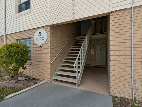 7210 N MANHATTAN AVENUE , Unit 523, TAMPA, FL 33614