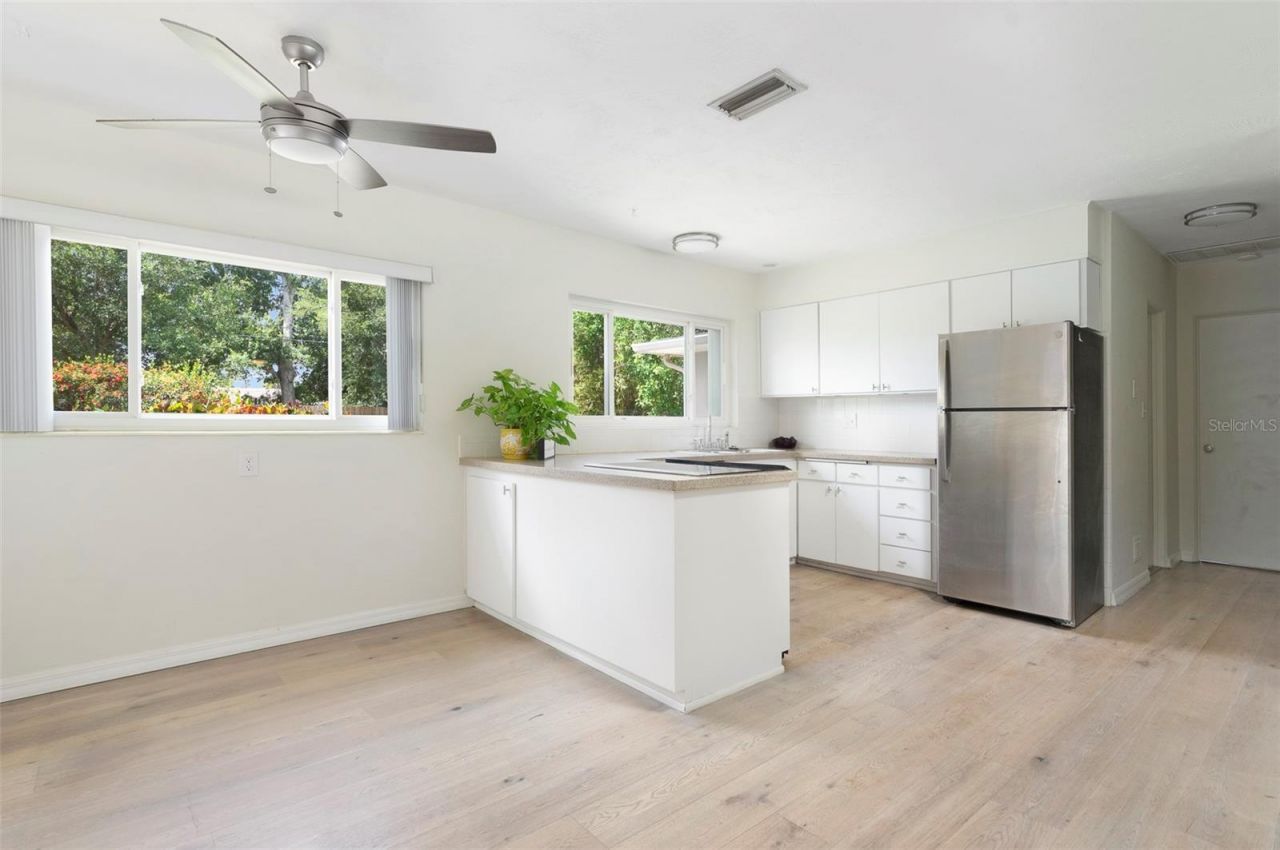 482 41st Avenue N, Saint Petersburg, FL 33703 Photo