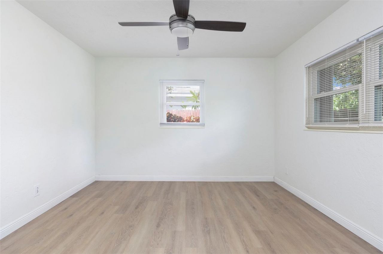 482 41st Avenue N, Saint Petersburg, FL 33703 Photo