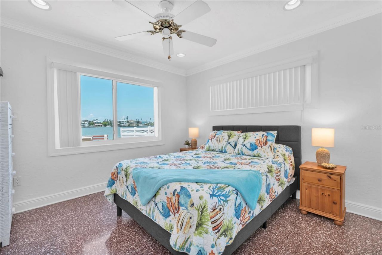 16102 4th Street E, Redington Beach, FL 33708 Photo