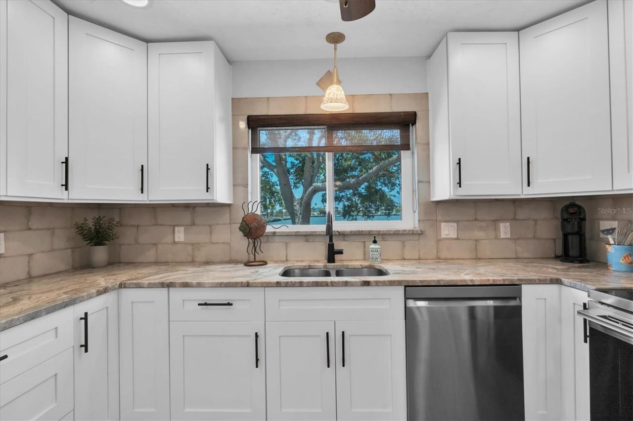 16102 4th Street E, Redington Beach, FL 33708 Photo