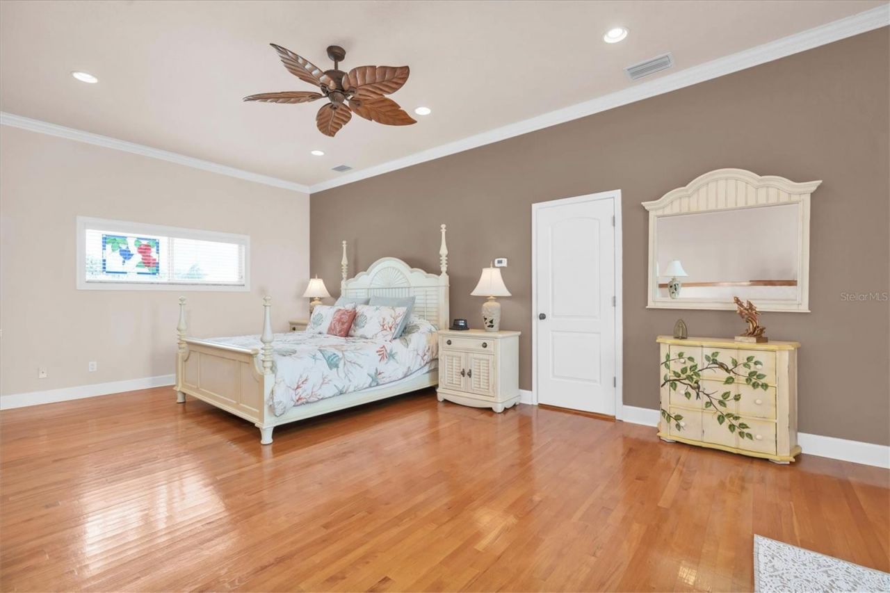 16102 4th Street E, Redington Beach, FL 33708 Photo