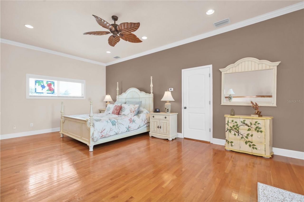 16102 4th Street E, Redington Beach, FL 33708 Photo