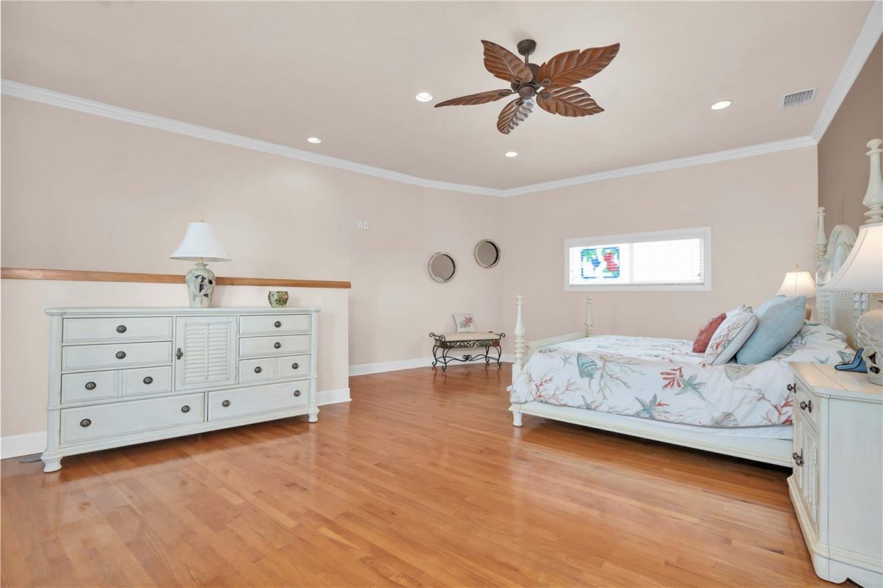 16102 4th Street E, Redington Beach, FL 33708 Photo