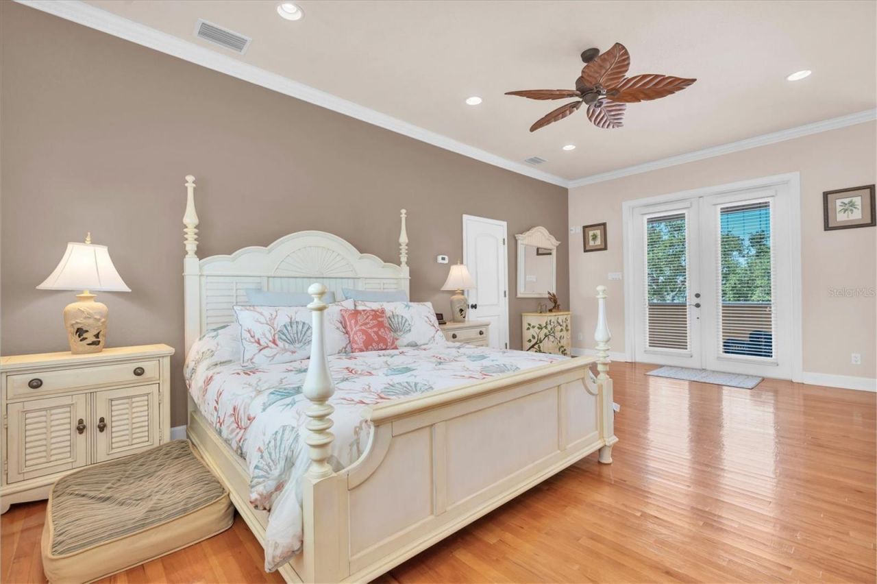 16102 4th Street E, Redington Beach, FL 33708 Photo