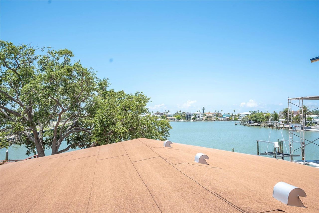 16102 4th Street E, Redington Beach, FL 33708 Photo