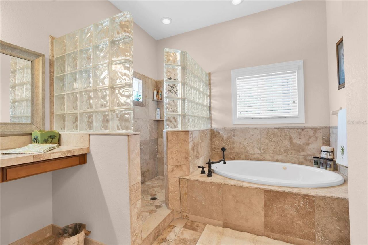 16102 4th Street E, Redington Beach, FL 33708 Photo