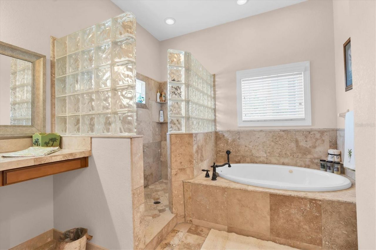 16102 4th Street E, Redington Beach, FL 33708 Photo