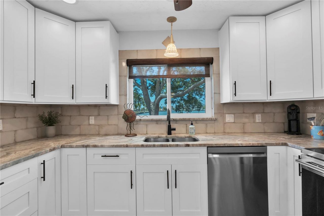 16102 4th Street E, Redington Beach, FL 33708 Photo