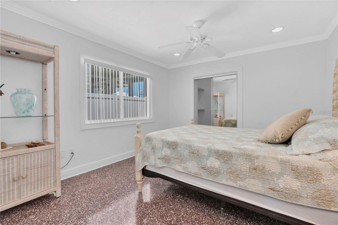 16102 4th Street E, Redington Beach, FL 33708 Photo