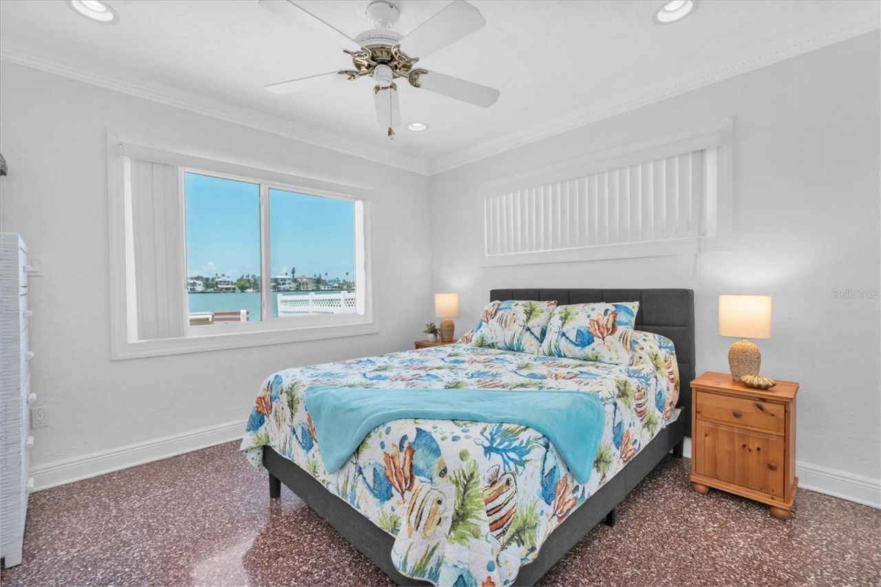 16102 4th Street E, Redington Beach, FL 33708 Photo