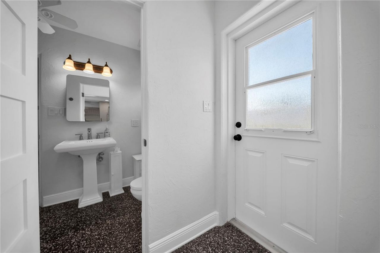 16102 4th Street E, Redington Beach, FL 33708 Photo