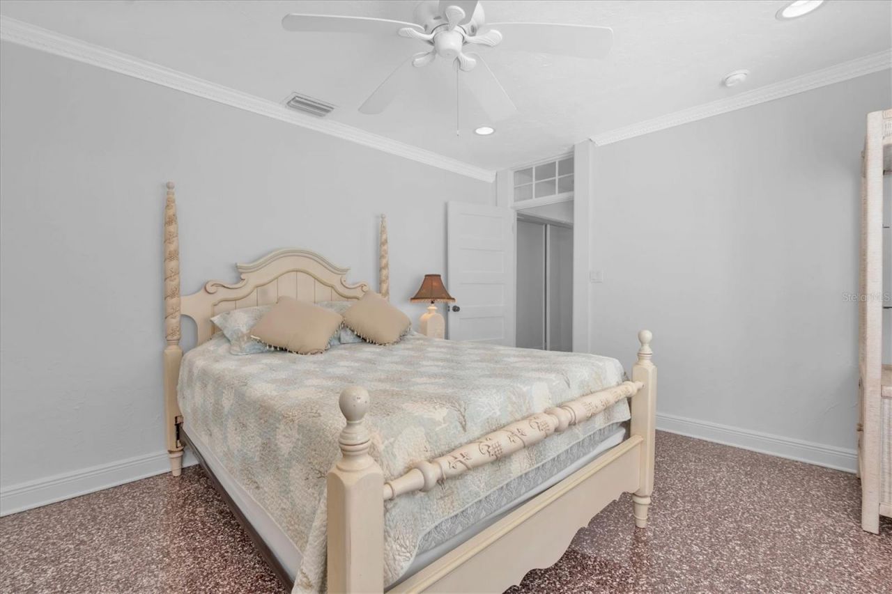 16102 4th Street E, Redington Beach, FL 33708 Photo