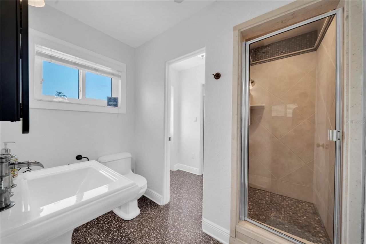 16102 4th Street E, Redington Beach, FL 33708 Photo