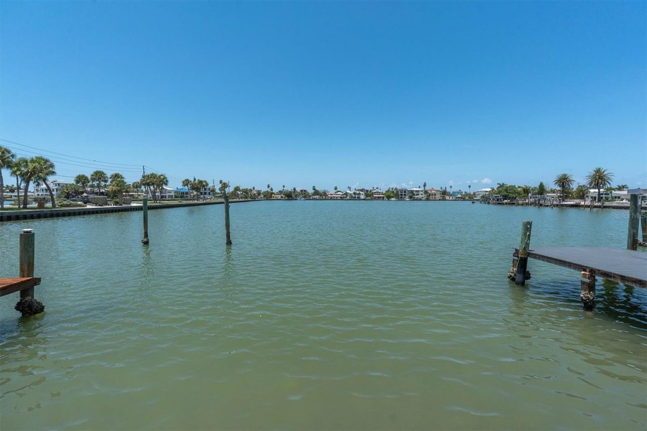 16102 4th Street E, Redington Beach, FL 33708 Photo