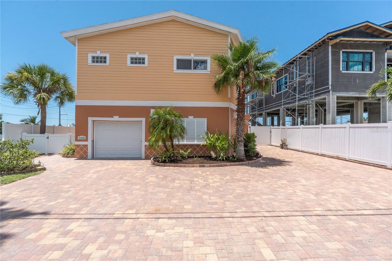 16102 4th Street E, Redington Beach, FL 33708 Photo