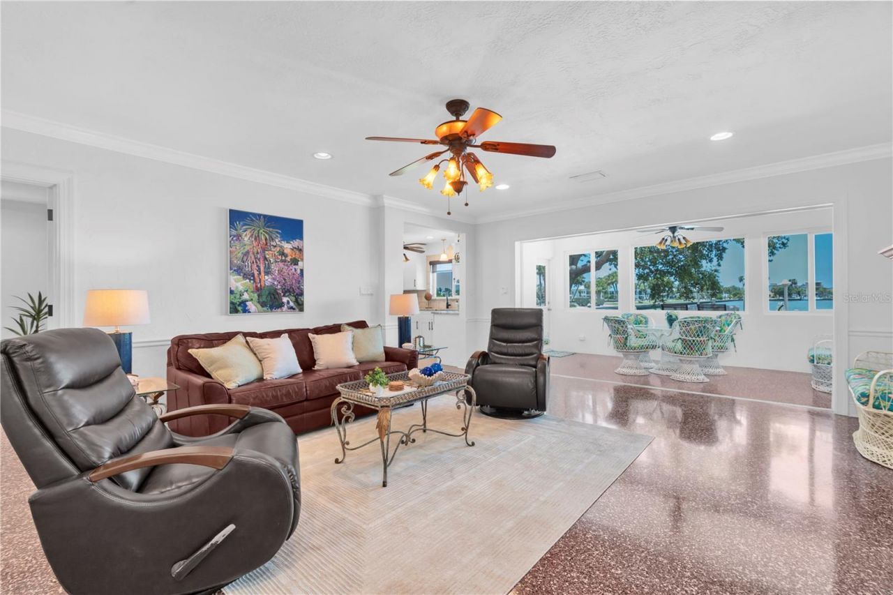 16102 4th Street E, Redington Beach, FL 33708 Photo
