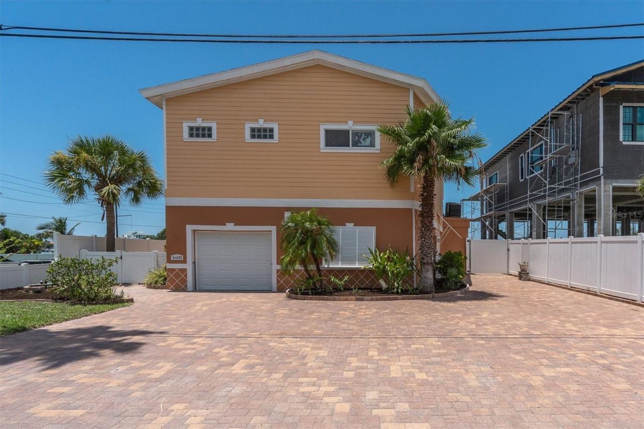 16102 4th Street E, Redington Beach, FL 33708 Photo
