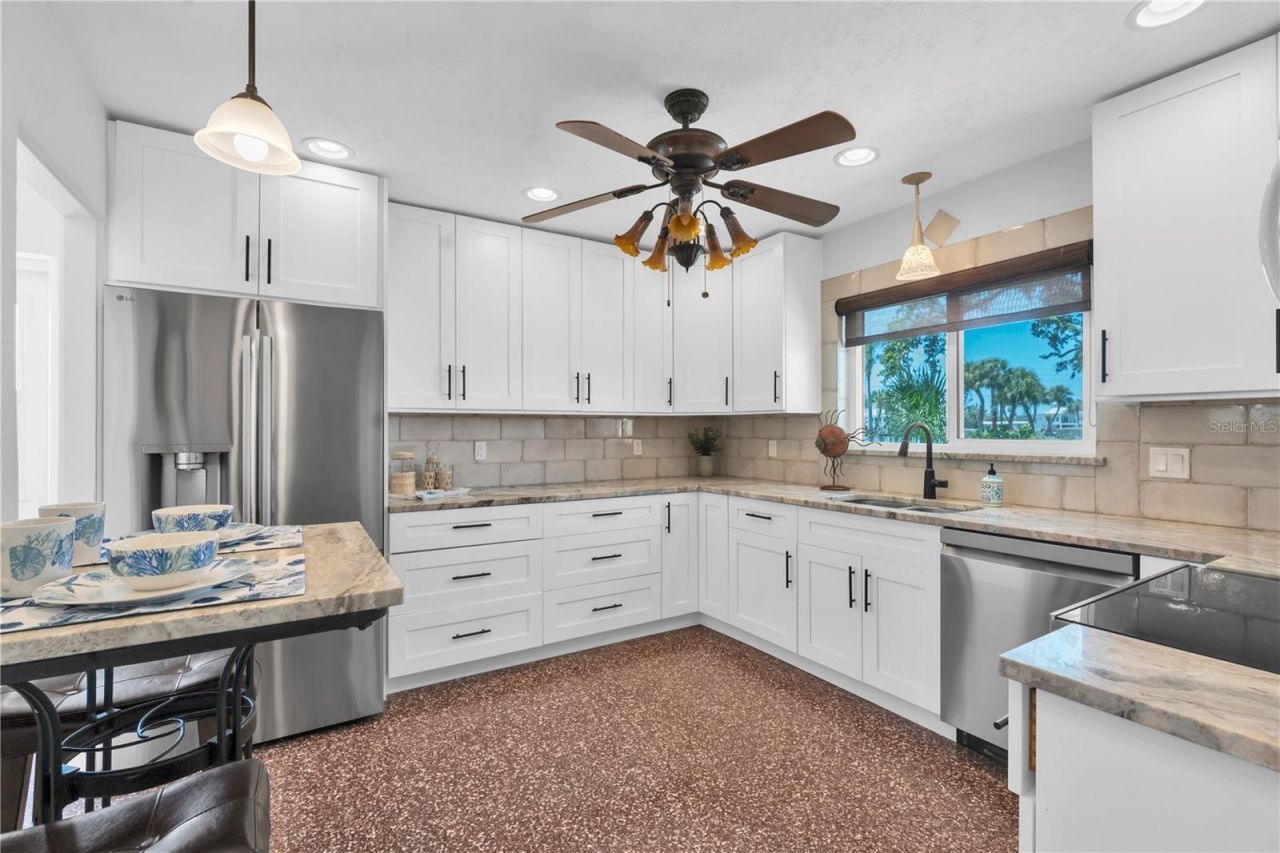 16102 4th Street E, Redington Beach, FL 33708 Photo