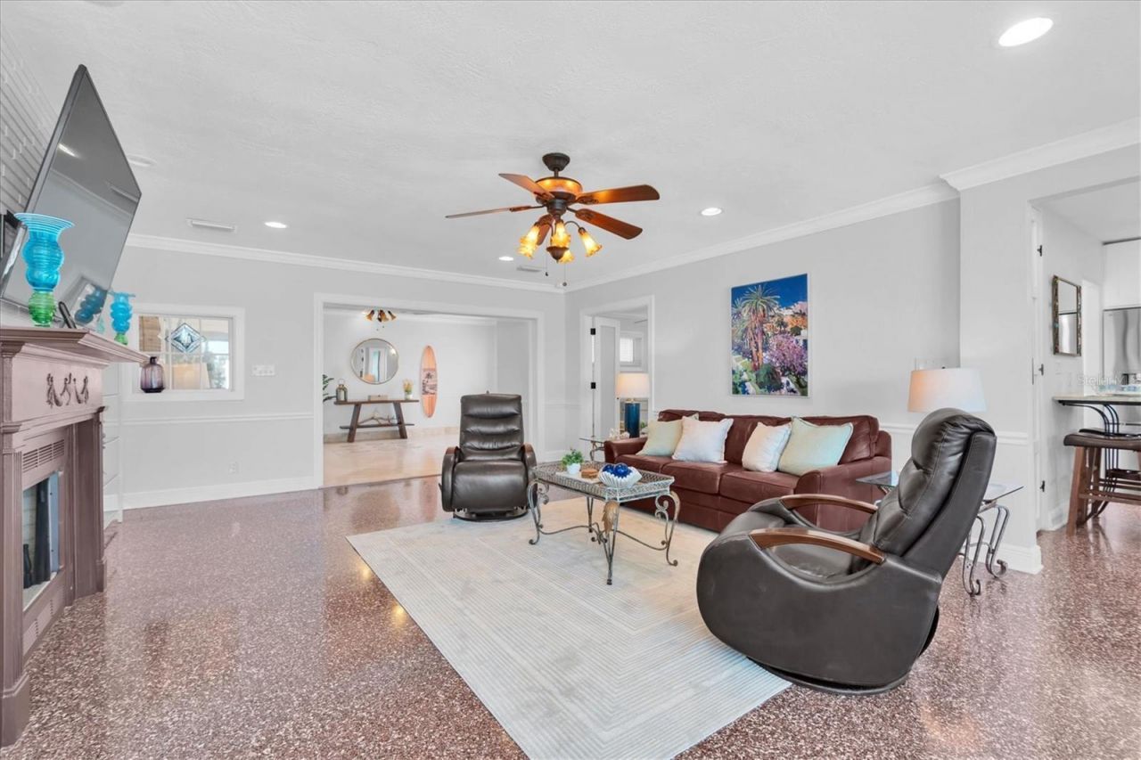 16102 4th Street E, Redington Beach, FL 33708 Photo