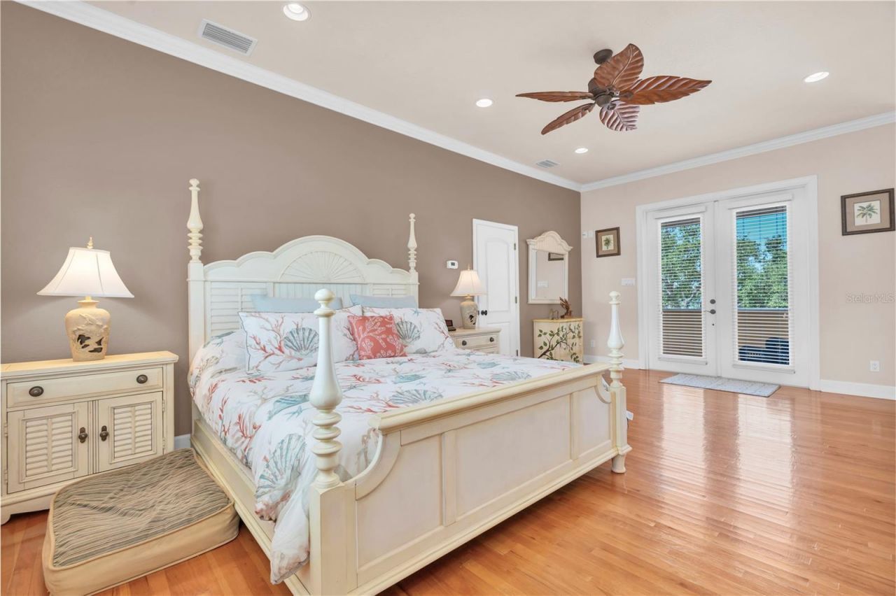 16102 4th Street E, Redington Beach, FL 33708 Photo