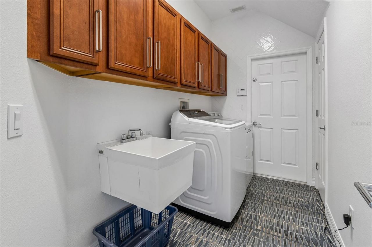 5304 Clouds Peak Drive, Lutz, FL 33558 Photo