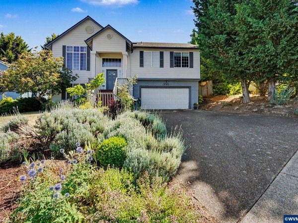 996 Burley Hill Dr NW, Salem, OR 97304