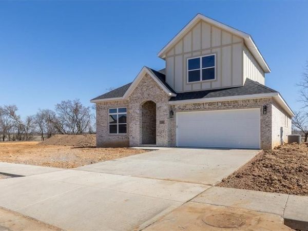 1050 Whistler Street , Centerton, AR 72719