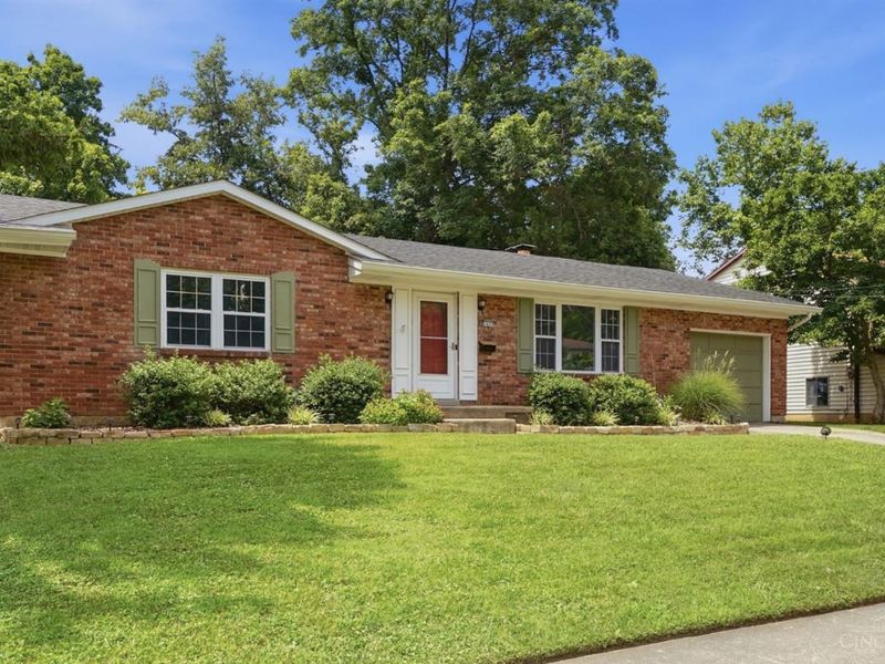 1409 Meadowbright Lane, Cincinnati, OH 45230 Photo 4