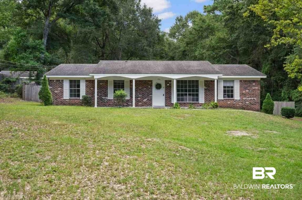 915 Caroline Avenue, Daphne, AL 36526 Main Photo