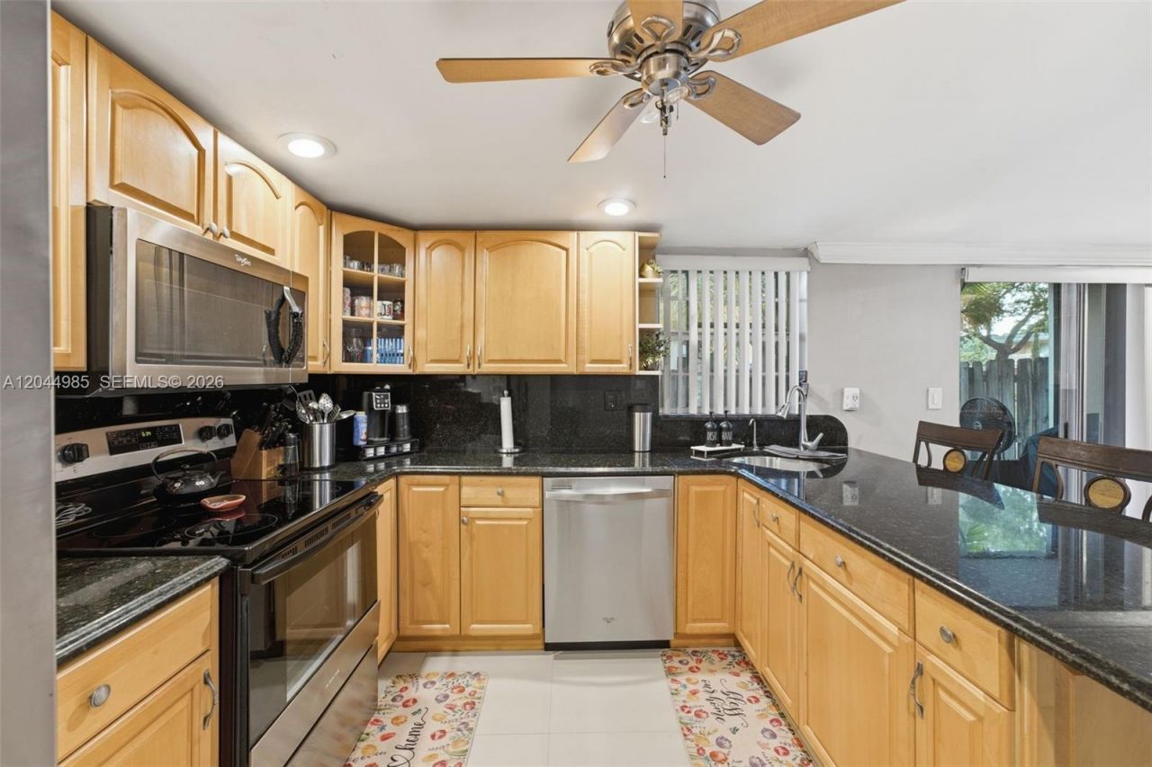 8489 SW 137th Ave , Unit 8489, Miami, FL 33183 Photo