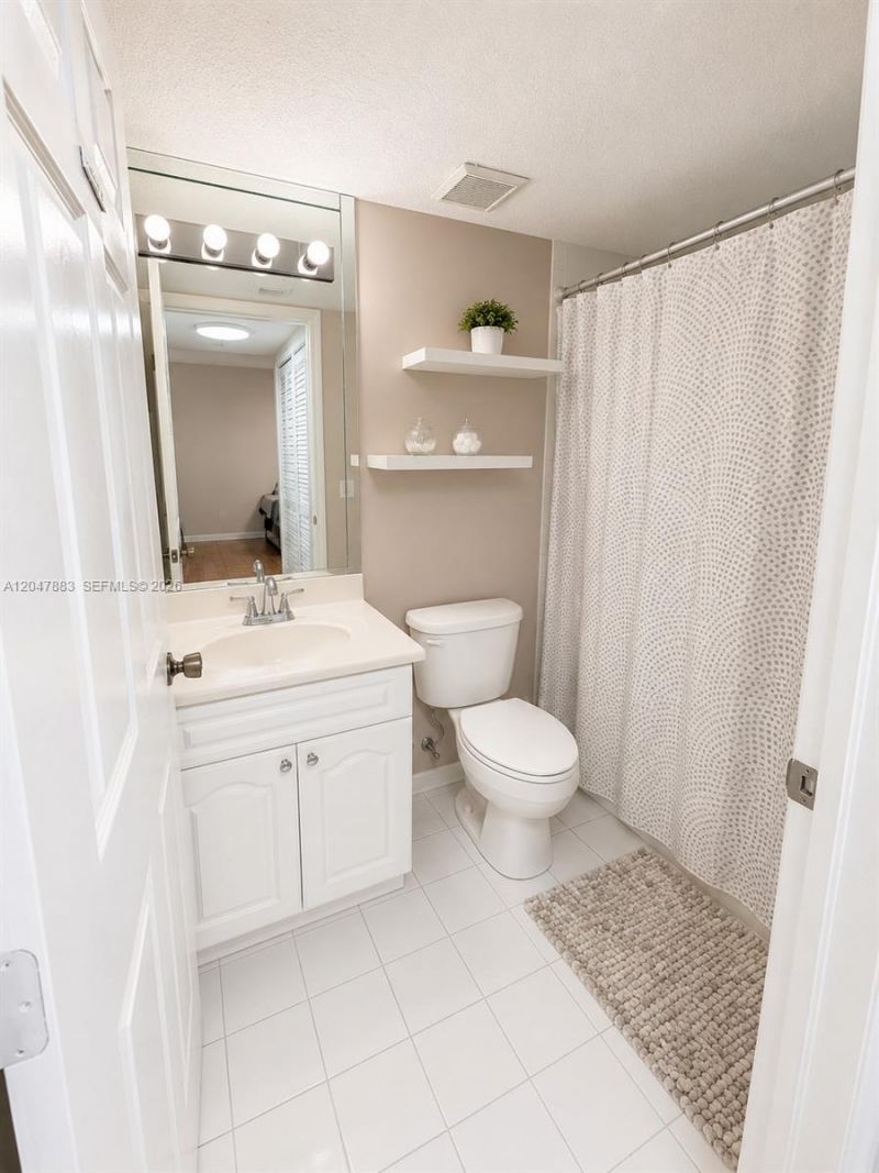 7830 NW 6th St, Unit 103, Pembroke Pines, FL 33024 Photo