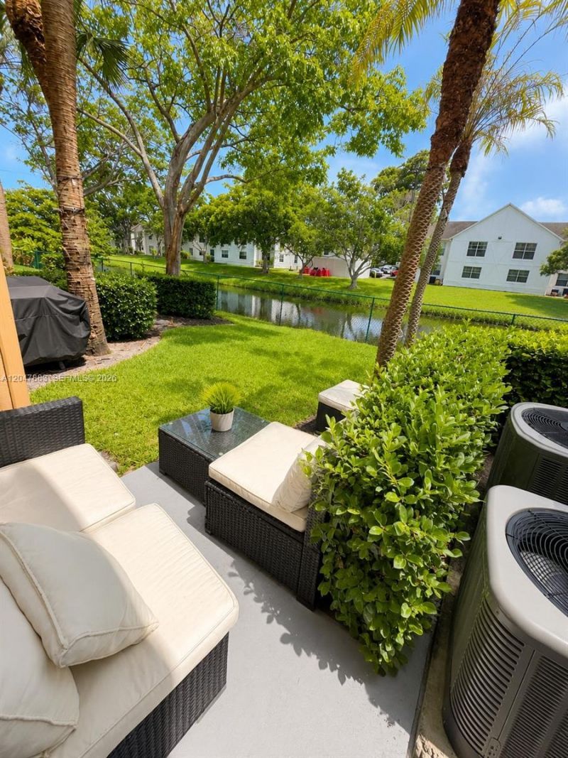 7830 NW 6th St, Unit 103, Pembroke Pines, FL 33024 Photo