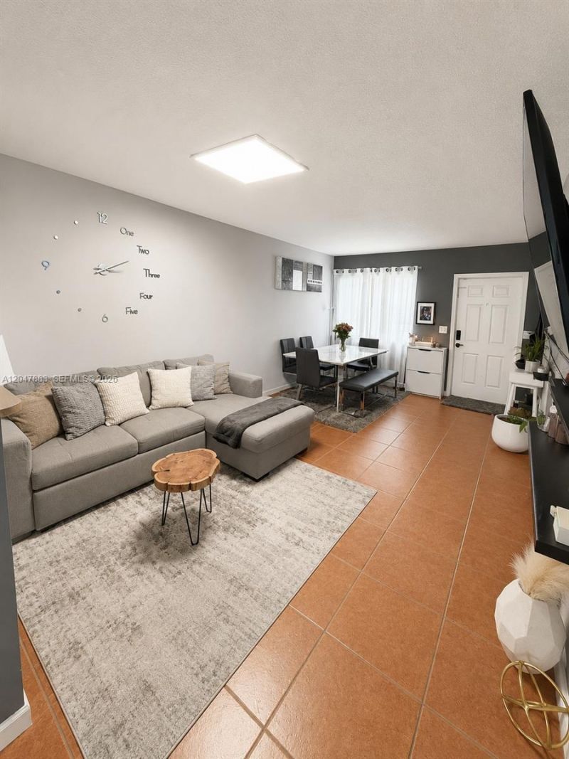 7830 NW 6th St, Unit 103, Pembroke Pines, FL 33024 Photo