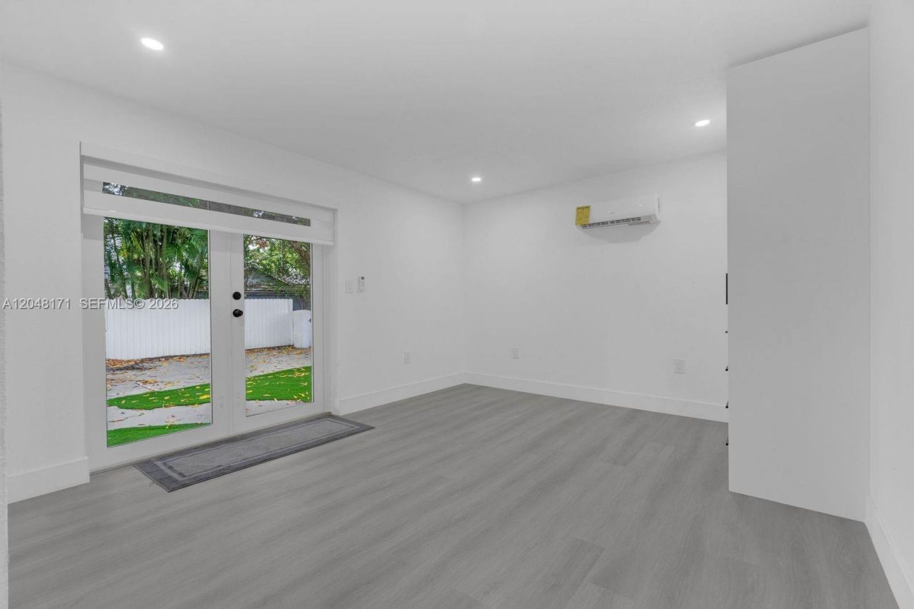 250 NW 45 St, Miami, FL 33127 Photo