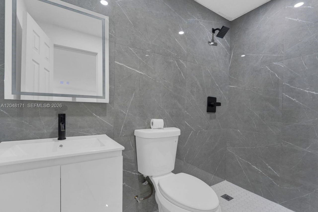 250 NW 45 St, Miami, FL 33127 Photo
