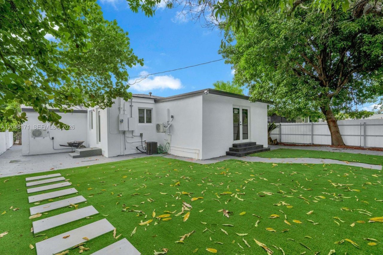 250 NW 45 St, Miami, FL 33127 Photo