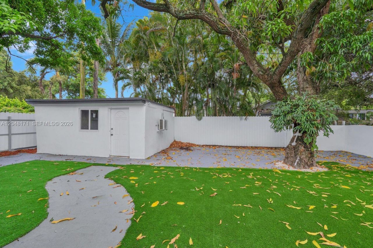 250 NW 45 St, Miami, FL 33127 Photo