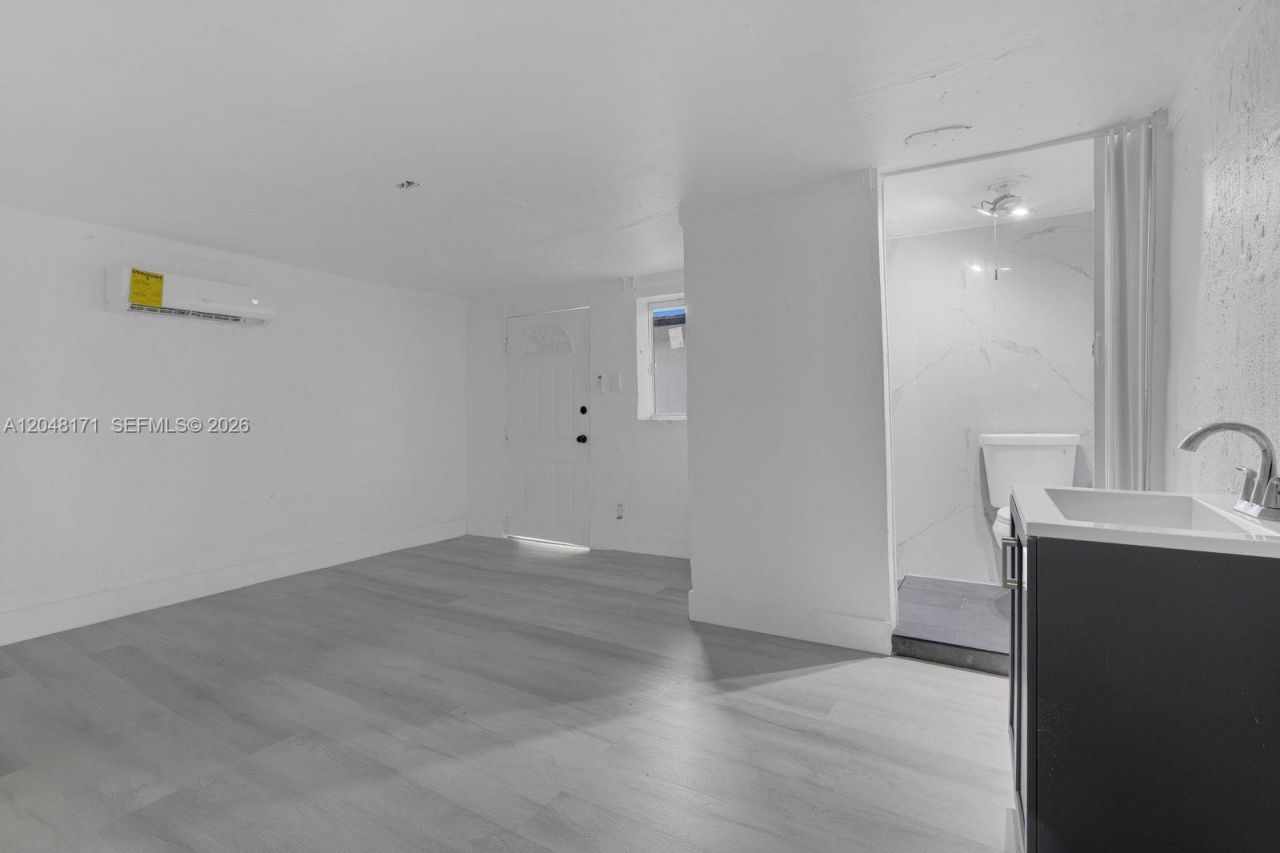 250 NW 45 St, Miami, FL 33127 Photo