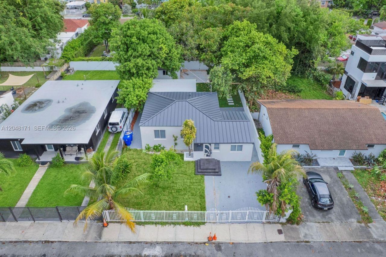250 NW 45 St, Miami, FL 33127 Photo