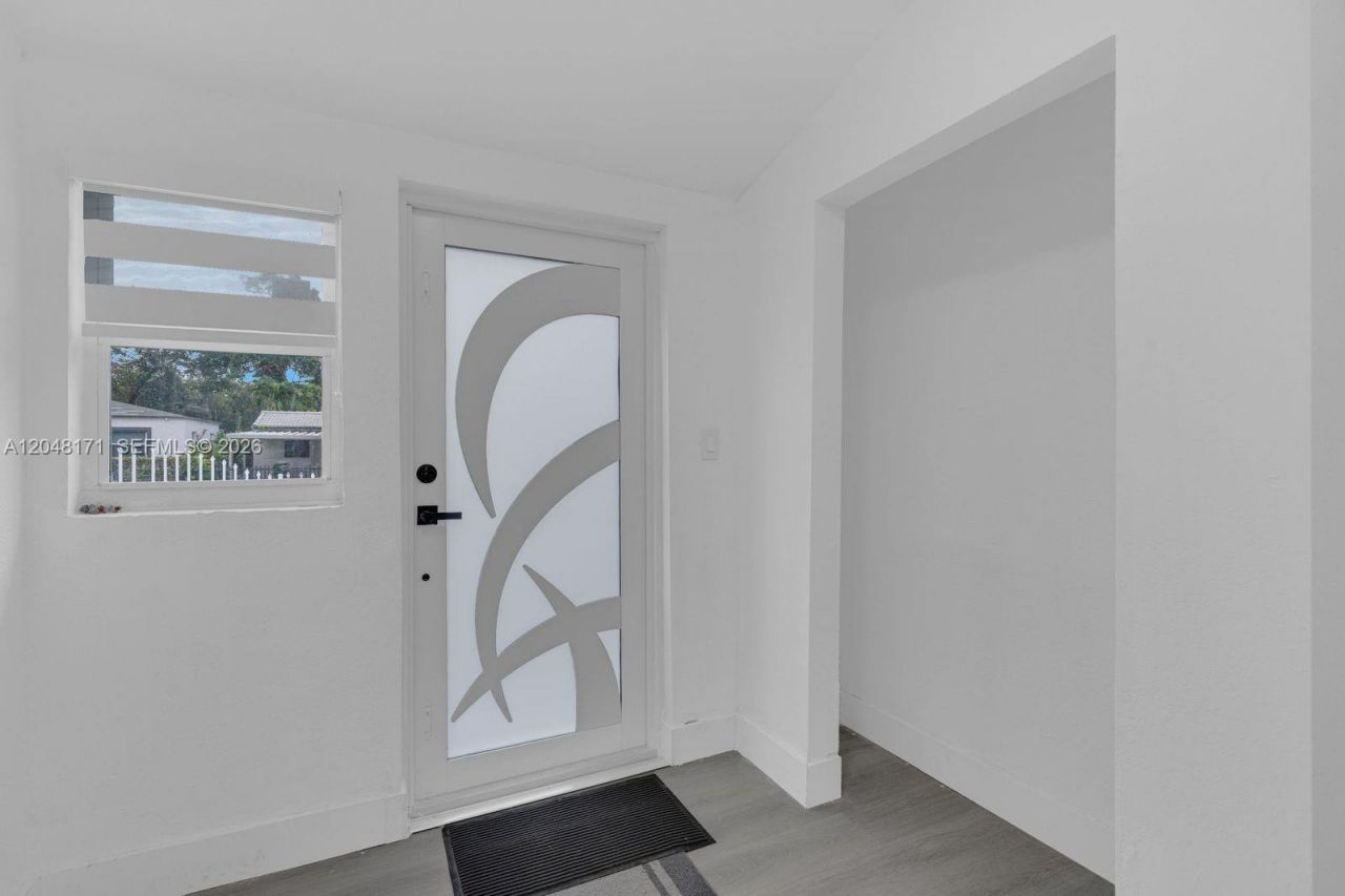 250 NW 45 St, Miami, FL 33127 Photo