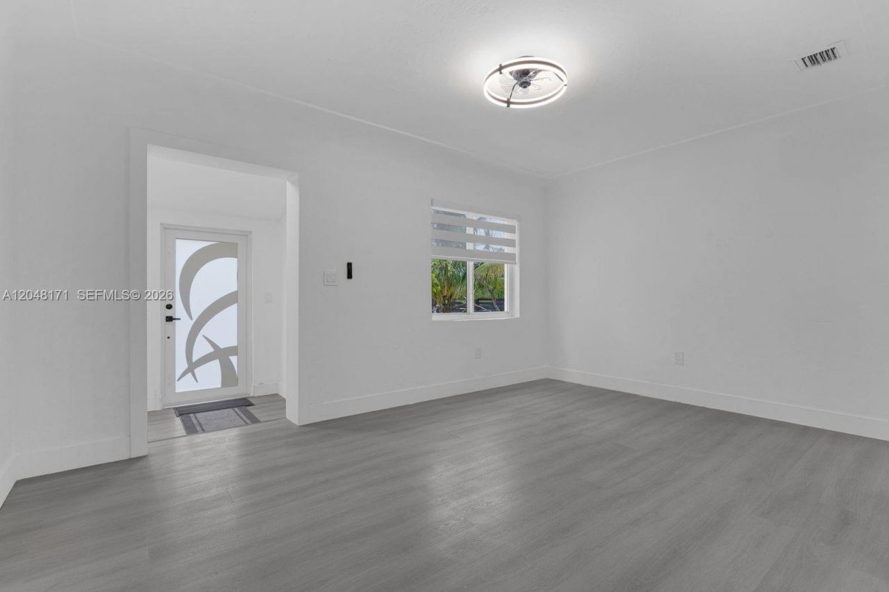250 NW 45 St, Miami, FL 33127 Photo
