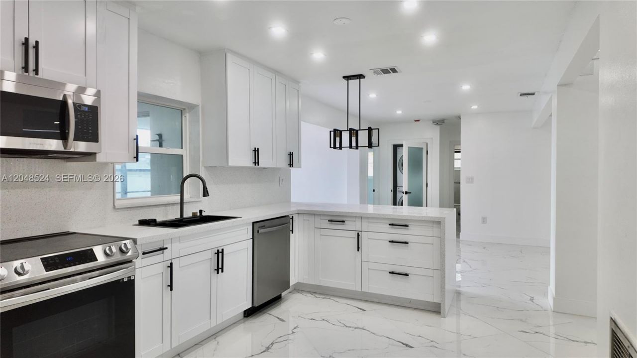 7721 Granada Blvd, Miramar, FL 33023 Photo