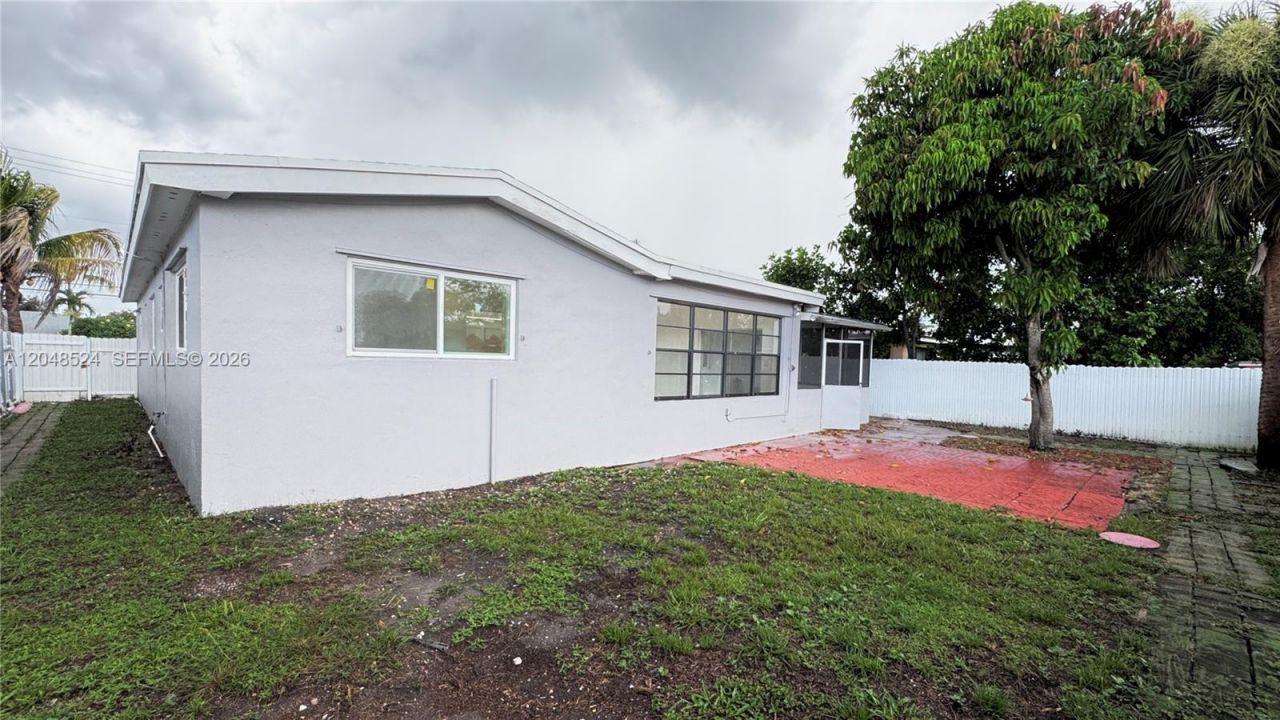 7721 Granada Blvd, Miramar, FL 33023 Photo