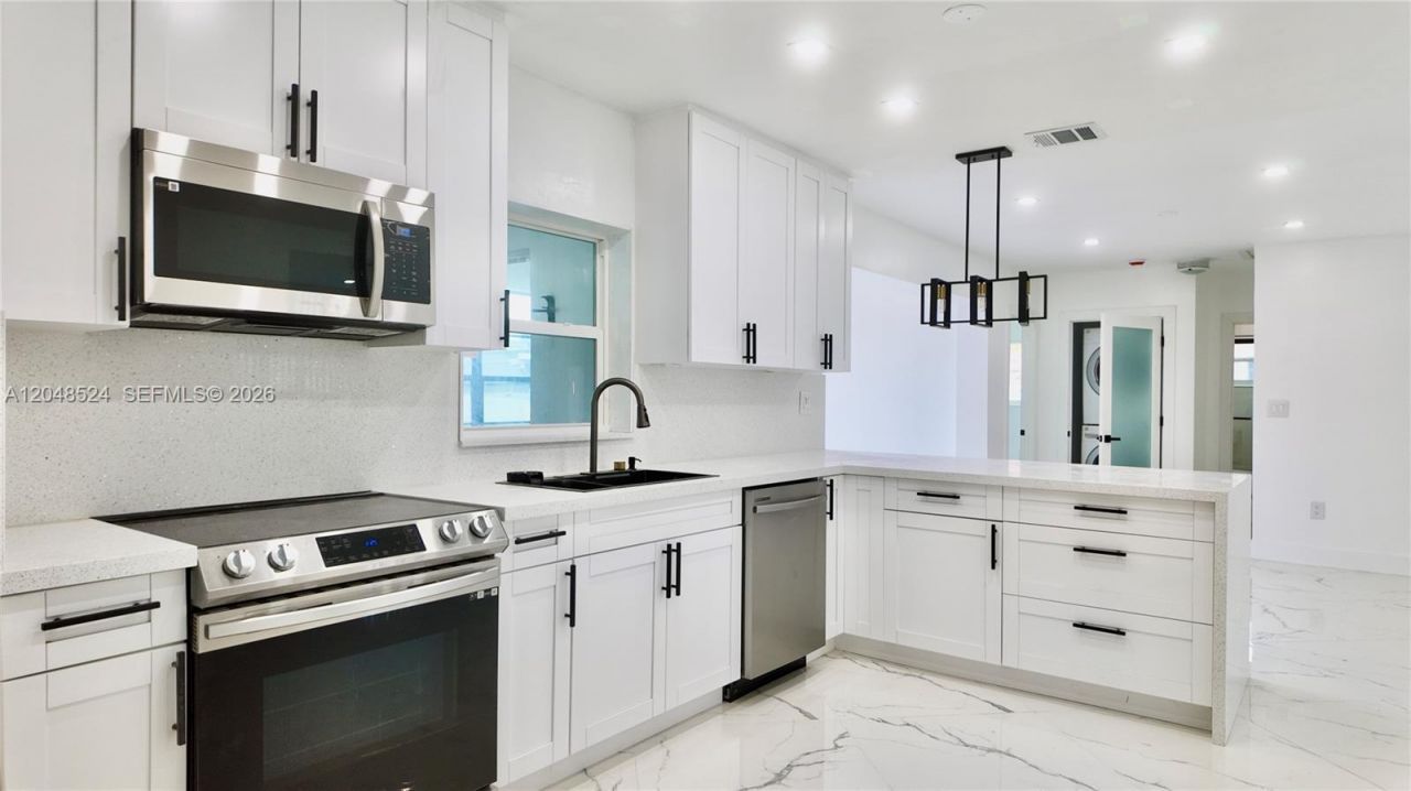 7721 Granada Blvd, Miramar, FL 33023 Photo