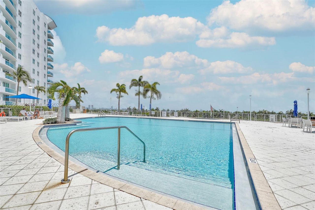 7900 Harbor Island Dr , Unit 610, North Bay Village, FL 33141 Photo