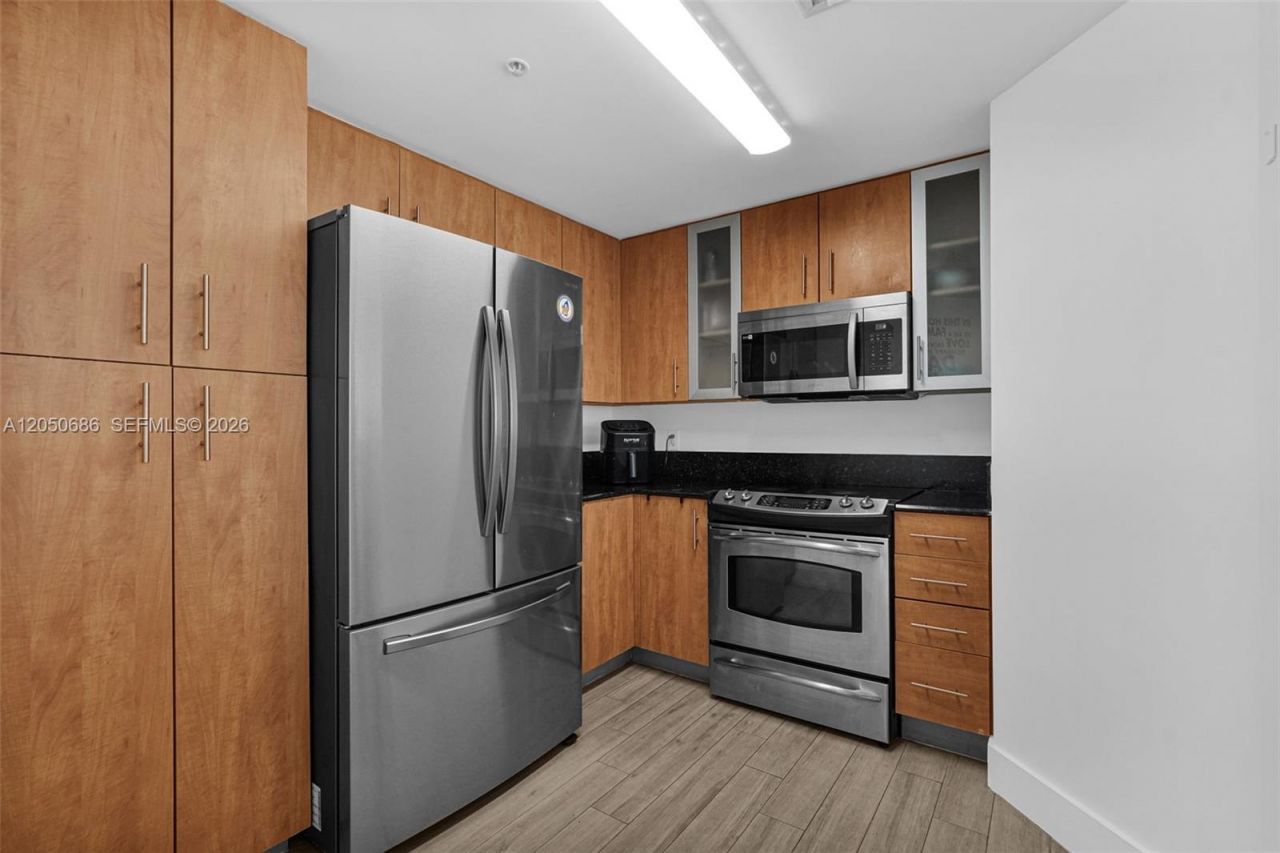 7900 Harbor Island Dr , Unit 610, North Bay Village, FL 33141 Photo