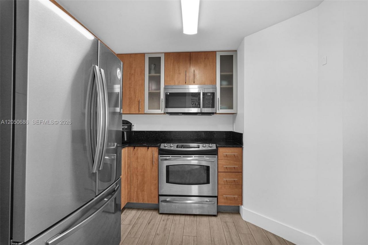 7900 Harbor Island Dr , Unit 610, North Bay Village, FL 33141 Photo